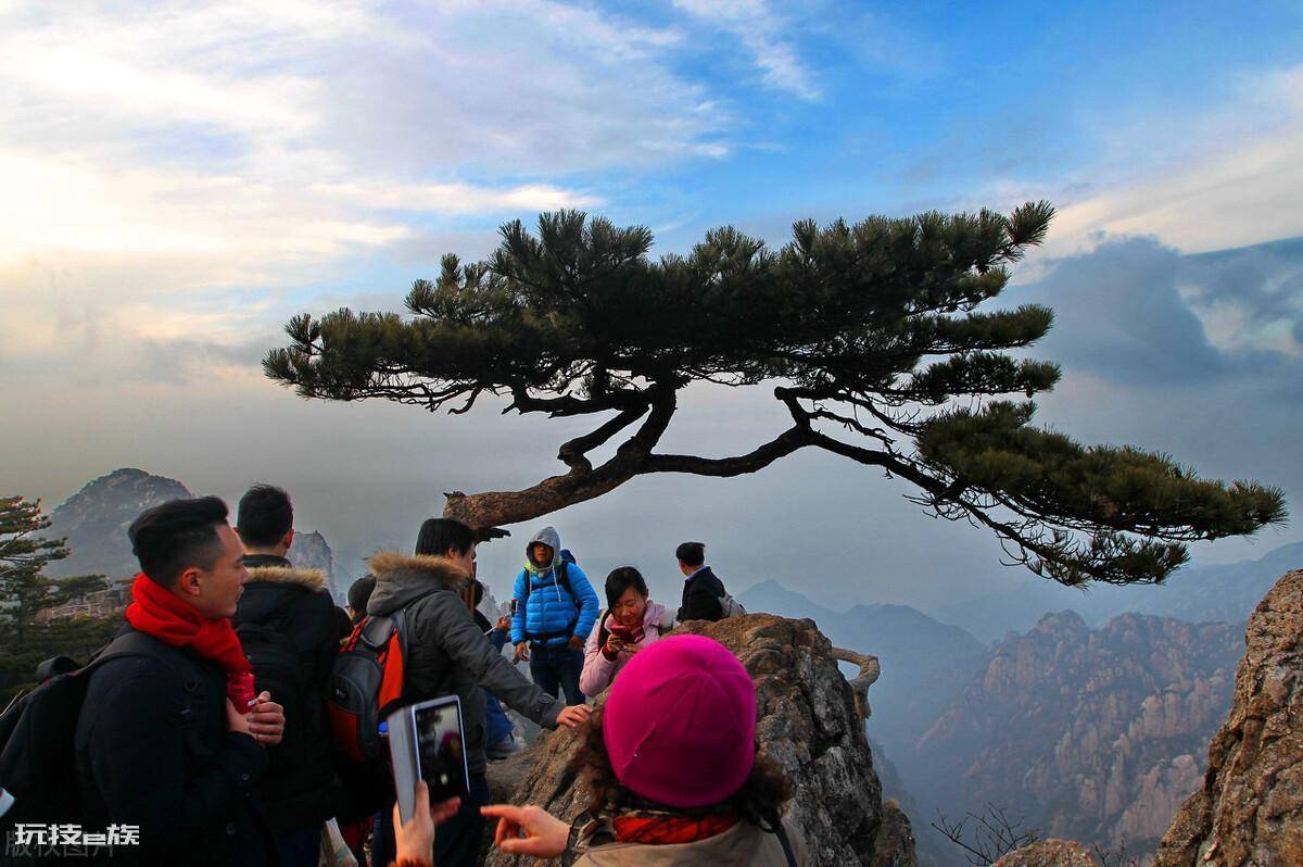 黄山三大主峰分别是(天下第一奇山有哪些知名景点)-图片2
